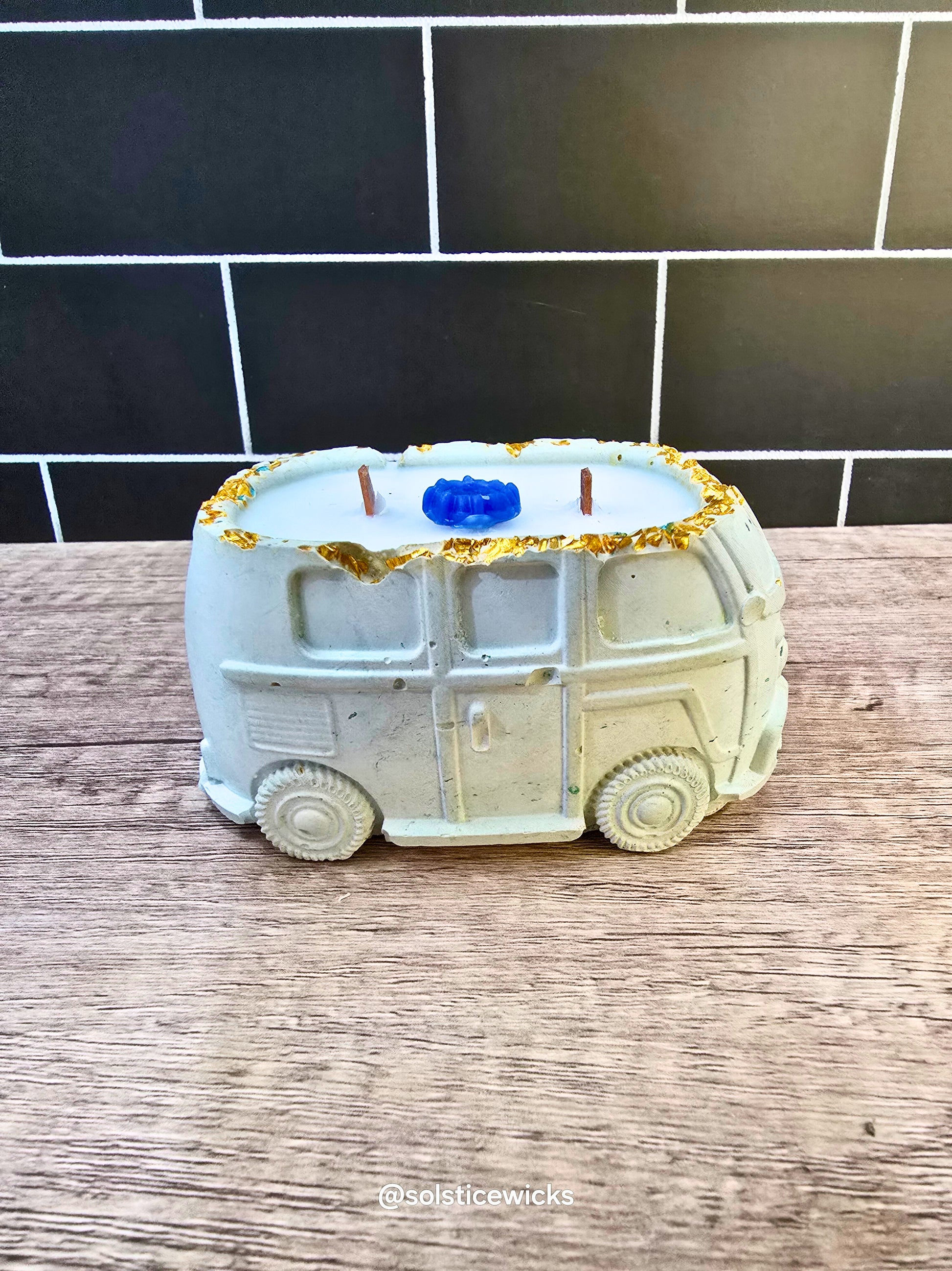 Earthbound Calm Candle in concrete jar – mint, citrus, and herbal notes for a calming, fresh home scent